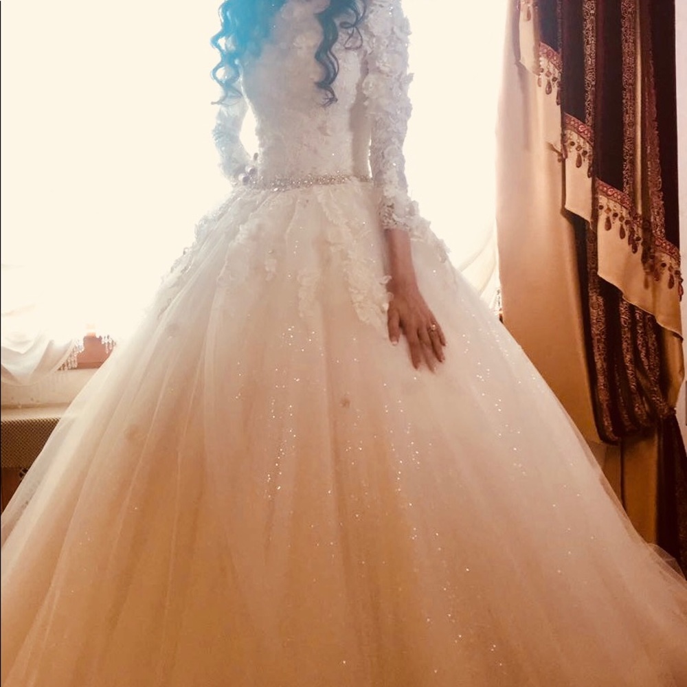 Wedding dress { gorgeous 3D 🌺handmade dress}}🌺